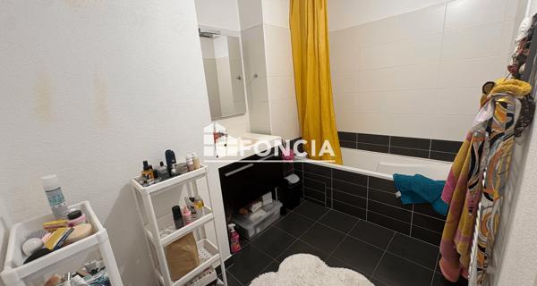 Location Appartement 3 pièces 75.46 m² - Décines-charpieu 69150