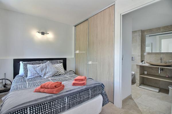 Mougins, Maison de caractère avec piscine 266 m² hab plus dépendances