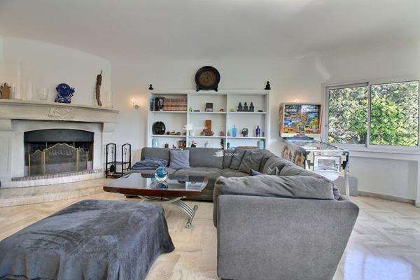 Mougins, Maison de caractère avec piscine 266 m² hab plus dépendances