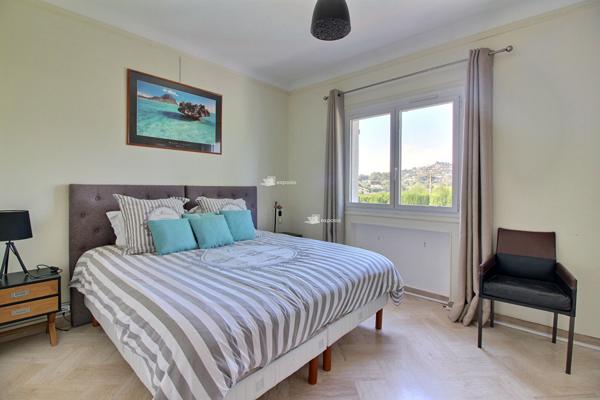 Mougins, Maison de caractère avec piscine 266 m² hab plus dépendances