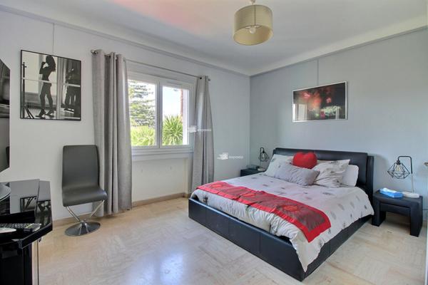 Mougins, Maison de caractère avec piscine 266 m² hab plus dépendances