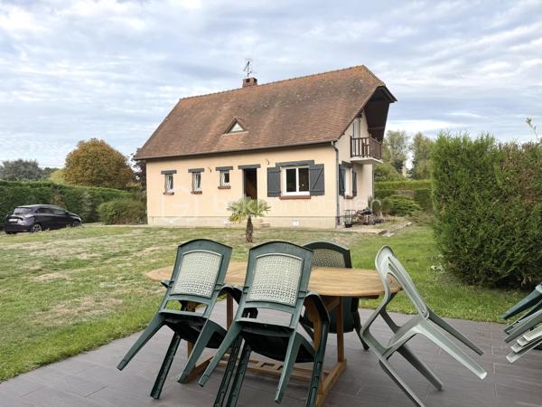 Visite vidéo disponible sur
- ma chaîne YT : Grégory Talbot IMMOBILIER (playlist : Visites filmées)
- FB : Grégory Talbot Immobilier (album : Visites vidéo)
- et sur mon IG : L'immobilier en Normandie (onglet : Réels)

Sur la commune d'Acquigny 27400, 
À 5 minutes de Louviers, 
Dans un lotissement très calme et familial, 

Installez-vous dans ce pavillon sans travaux à prévoir de 117m2 + 30m2 ! 

Vous y trouverez 
- au rez-de-chaussée : entrée, salle de douche, wc, séjour double sur cuisine aménagée; 
- à l'étage : salle de bain, wc, trois chambres dont une avec dressing et balcon. 

Vous aurez de l'espace pour stationner plusieurs voitures, 
Vous profiterez d'un confortable jardin ensoleillé, 
Vous disposerez d'une dépendance aménagée pour recevoir famille et amis, y loger votre adolescent en crise, installer votre activité ou créer des revenus locatifs en location courte durée par exemple ! 

Côté prestations : huisseries double vitrage pvc, volets battants au rez-de-chaussée & motorisés à l'étage, portail motorisé, tableau électrique ok, bonne isolation, vide sanitaire, tout à l'égout, l'escalier en pierre qui ne grince donc pas ne réveillera personne tôt le matin... 

Vous l'aurez compris, ne tardez pas !