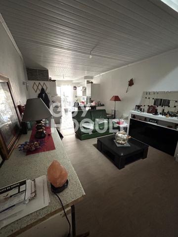 VENTE : TROUILLAS Maison de village R+2, 5 pièces avec garage