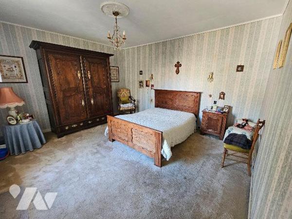 Au Port de la Houle à Cancale, dans une rue calme, maison comprenant entrée, cuisine aménagée e...