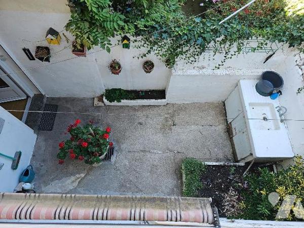 Au Port de la Houle à Cancale, dans une rue calme, maison comprenant entrée, cuisine aménagée e...