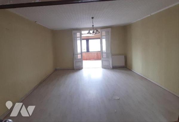 Maison 4 pièces à vendre à EVELLYS-NAIZIN (56500), Morbihan (56), situé dans le centre-ville de...