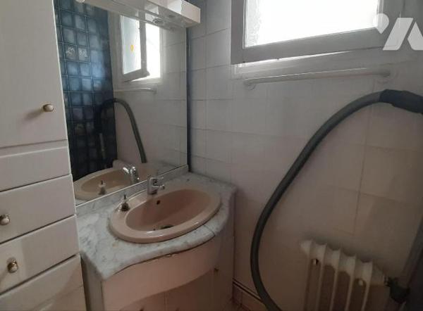 Maison 4 pièces à vendre à EVELLYS-NAIZIN (56500), Morbihan (56), situé dans le centre-ville de...