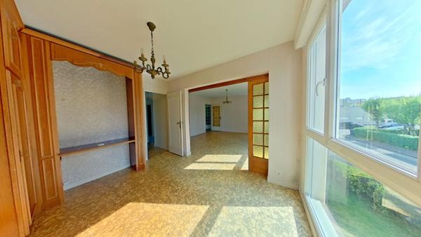 APPARTEMENT T5 A VENDRE BREST SAINT-JACQUES-KERZU-GÉANT- DALLE BÉTON - DEUX PARKINGS
