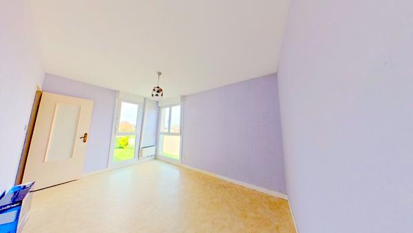 APPARTEMENT T5 A VENDRE BREST SAINT-JACQUES-KERZU-GÉANT- DALLE BÉTON - DEUX PARKINGS