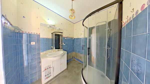 APPARTEMENT T5 A VENDRE BREST SAINT-JACQUES-KERZU-GÉANT- DALLE BÉTON - DEUX PARKINGS