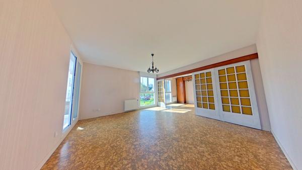 APPARTEMENT T5 A VENDRE BREST SAINT-JACQUES-KERZU-GÉANT- DALLE BÉTON - DEUX PARKINGS
