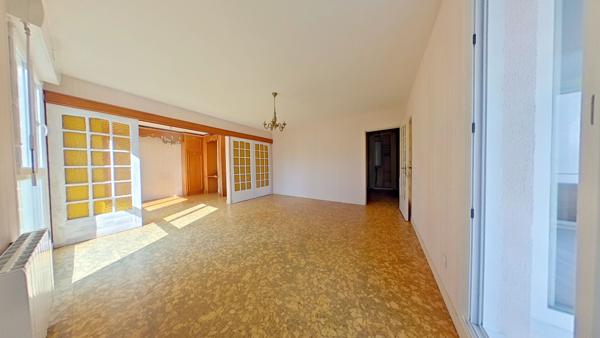 APPARTEMENT T5 A VENDRE BREST SAINT-JACQUES-KERZU-GÉANT- DALLE BÉTON - DEUX PARKINGS