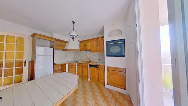 APPARTEMENT T5 A VENDRE BREST SAINT-JACQUES-KERZU-GÉANT- DALLE BÉTON - DEUX PARKINGS