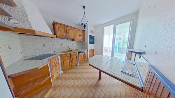 APPARTEMENT T5 A VENDRE BREST SAINT-JACQUES-KERZU-GÉANT- DALLE BÉTON - DEUX PARKINGS
