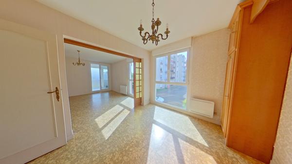 APPARTEMENT T5 A VENDRE BREST SAINT-JACQUES-KERZU-GÉANT- DALLE BÉTON - DEUX PARKINGS