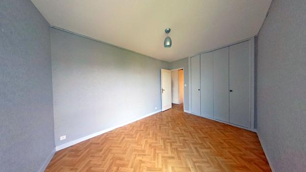 APPARTEMENT T5 A VENDRE BREST SAINT-JACQUES-KERZU-GÉANT- DALLE BÉTON - DEUX PARKINGS