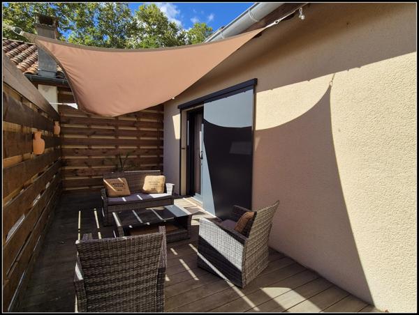 Maison avec piscine, double garage et jardin arboré, à MONCRABEAU (47)