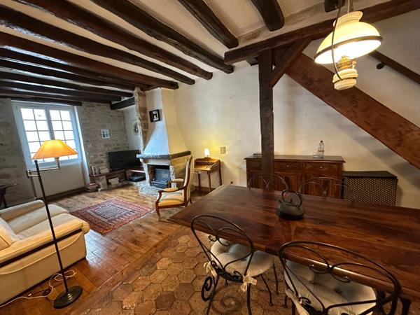 SAMOIS SUR SEINE centre bourg - Charmante maison de village 4 pièces 81 M2 environ entièrement rénovée.