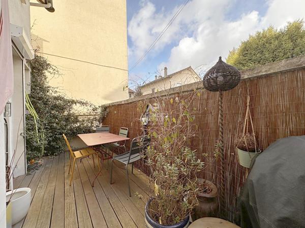 Chaville - Maison 5 pièces, 3 chambres + bureau €610 000 ** - Référence 675-C