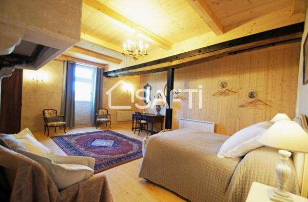 LOGIS XVIe siècle, 5 CHAMBRES, JARDIN, DÉPENDANCES ET GITE