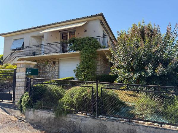 Luzech Maison 3 chambres sur près de 1000 m² de terrain proche commodités