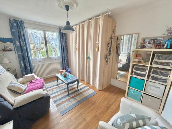 Luzech Maison 3 chambres sur près de 1000 m² de terrain proche commodités