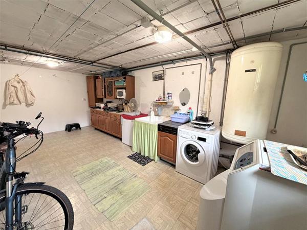 Luzech Maison 3 chambres sur près de 1000 m² de terrain proche commodités