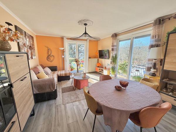 Luzech Maison 3 chambres sur près de 1000 m² de terrain proche commodités