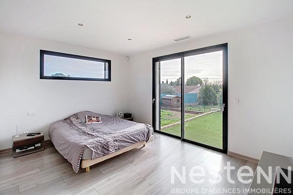 A VENDRE DRAGUIGNAN - MAISON NEO PROVENCALE DE PLAIN PIED de 180 m² avec GARAGE et PISCINE
