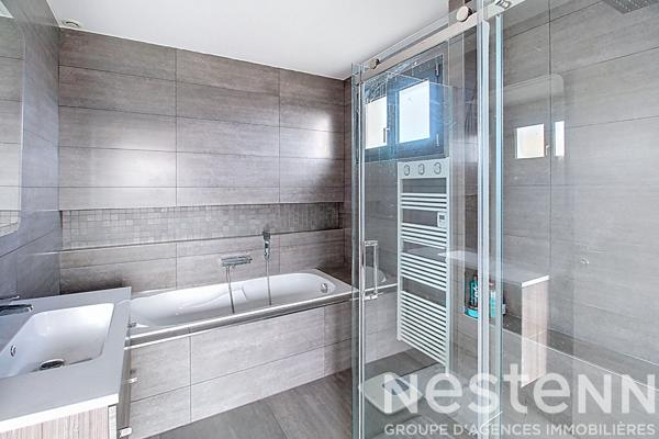 A VENDRE DRAGUIGNAN - MAISON NEO PROVENCALE DE PLAIN PIED de 180 m² avec GARAGE et PISCINE