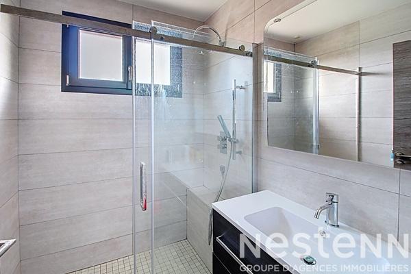 A VENDRE DRAGUIGNAN - MAISON NEO PROVENCALE DE PLAIN PIED de 180 m² avec GARAGE et PISCINE