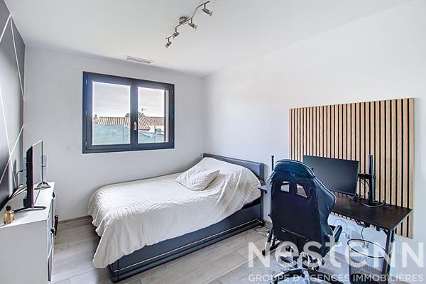 A VENDRE DRAGUIGNAN - MAISON NEO PROVENCALE DE PLAIN PIED de 180 m² avec GARAGE et PISCINE