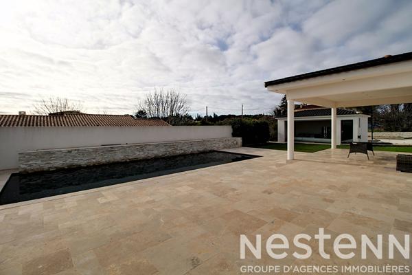 A VENDRE DRAGUIGNAN - MAISON NEO PROVENCALE DE PLAIN PIED de 180 m² avec GARAGE et PISCINE
