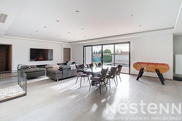 A VENDRE DRAGUIGNAN - MAISON NEO PROVENCALE DE PLAIN PIED de 180 m² avec GARAGE et PISCINE