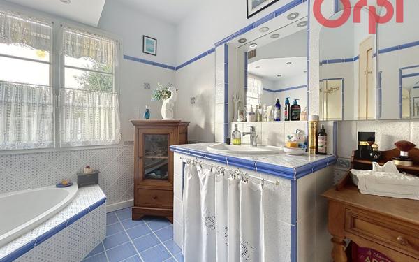 Maison à vendre    5 pièces •  Talmont-Saint-Hilaire