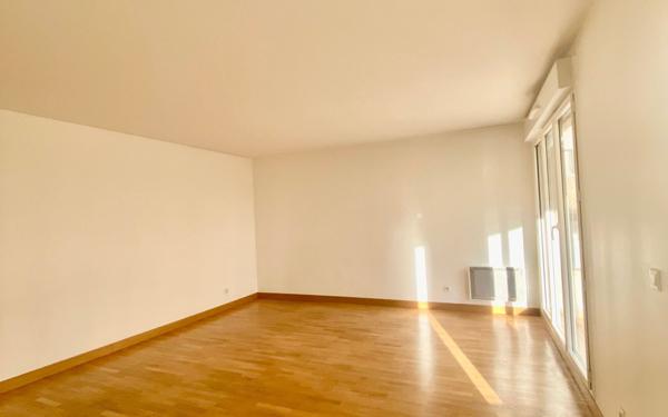 Appartement à louer    4 pièces •  Paris 12