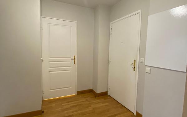 Appartement à louer    4 pièces •  Paris 12