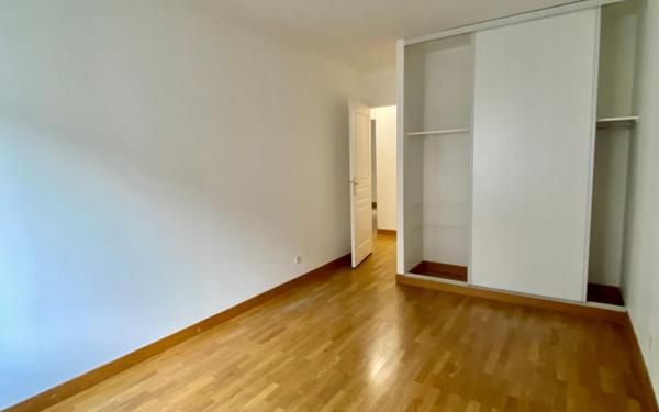 Appartement à louer    4 pièces •  Paris 12