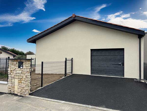 Maison neuve de plain-pied à BEAUVALLON/ Saint-Jean-de-Touslas