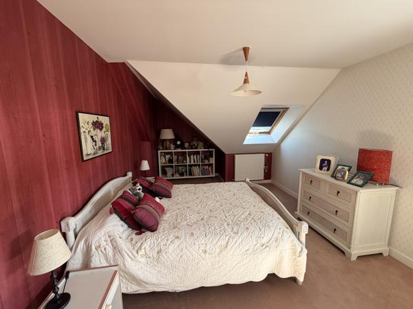 Maison d’architecte à vendre à Séné, aux portes de Vannes – Beaux volumes, calme et jardin clos