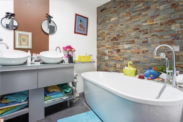 Maison contemporaine avec piscine - Villenave d'Ornon