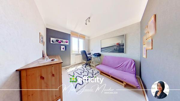 Appartement
         5 pièces
        - 90 m² Exclusivité 225 000 € *