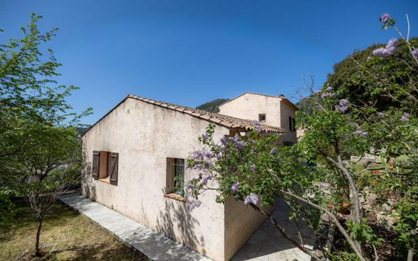 Maison à vendre    10 pièces • 250,50 m2 Tourrette-Levens