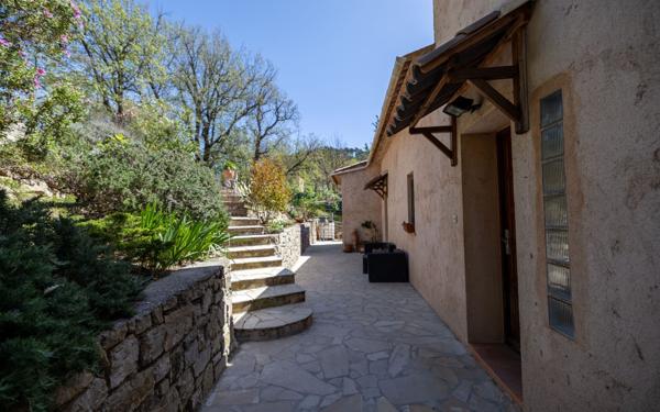 Maison à vendre    10 pièces • 250,50 m2 Tourrette-Levens
