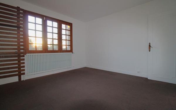 Maison à vendre    8 pièces • 178,79 m2 Jouy-le-Châtel