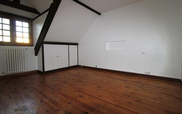 Maison à vendre    8 pièces • 178,79 m2 Jouy-le-Châtel