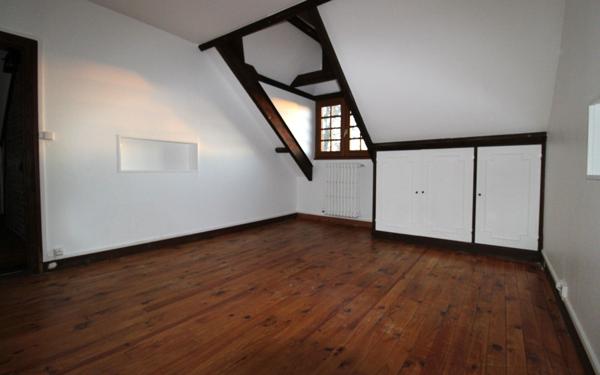 Maison à vendre    8 pièces • 178,79 m2 Jouy-le-Châtel