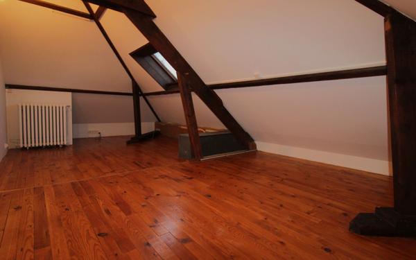 Maison à vendre    8 pièces • 178,79 m2 Jouy-le-Châtel