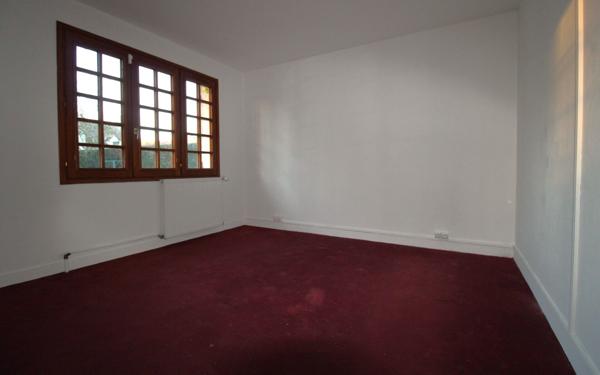 Maison à vendre    8 pièces • 178,79 m2 Jouy-le-Châtel