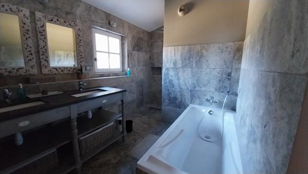 Loriol-du-Comtat (84870) DOMAINE D’EXCEPTION AU CŒUR DU COMTAT VENAISSIN – Vue panoramique, chevaux, vignes..